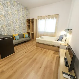 Apartamento Lovely In The Heart Of Free Swimming Pool, Málaga